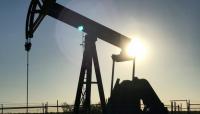 Guerra comercial limita escalada del petróleo, pese a avance en precio del barril