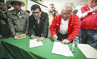 Gobierno alcanza acuerdos con 13 comunidades originarias en Espinar